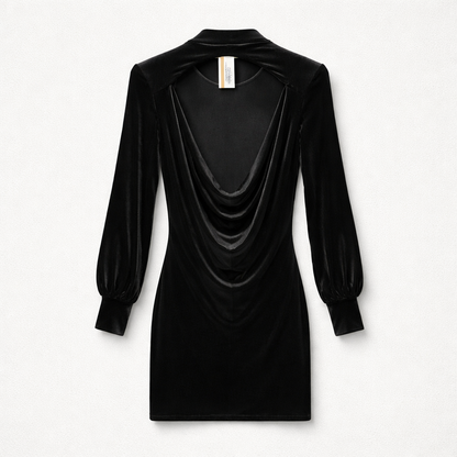 Rochie neagră din catifea cu mâneci lungi și guler lejer – elegantă și feminină