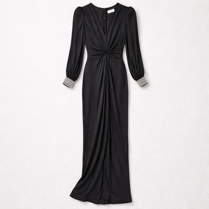 Rochie lungă neagră cu manșete cu pietre și croială elegantă – stil sofisticat