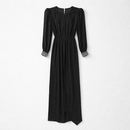 Rochie lungă neagră cu manșete cu pietre și croială elegantă – stil sofisticat
